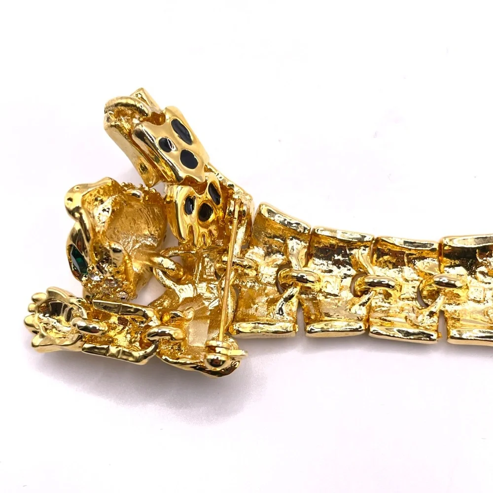 Vintage Leopard Shoulder Brooch 7 1/2
